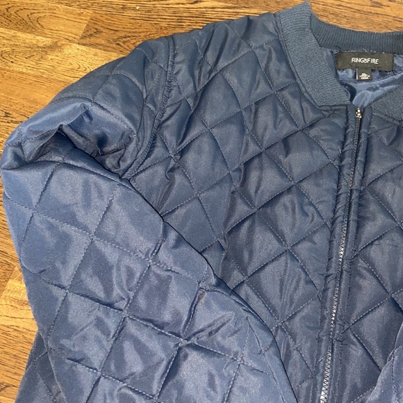 Men’s Size Medium Puffer Jacket - Picture 3 of 4